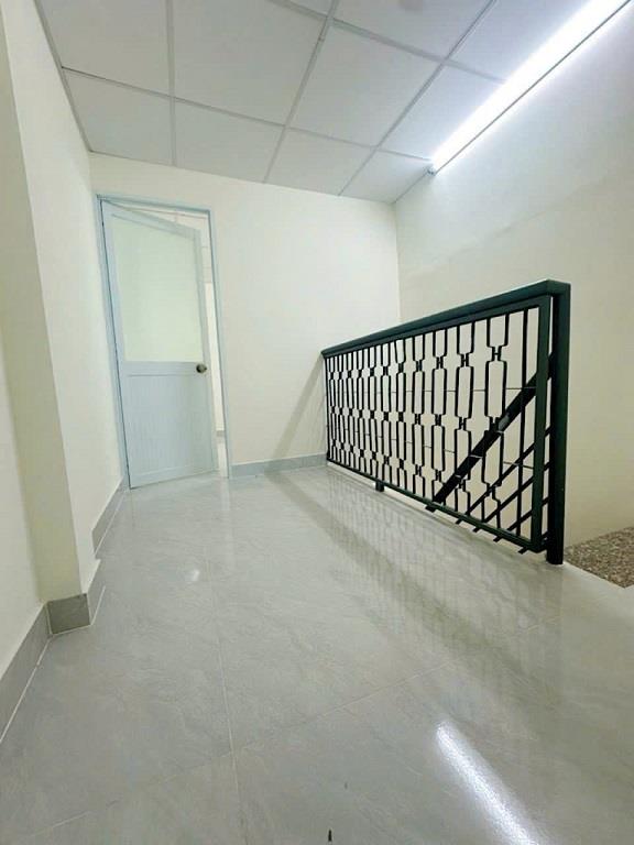 Hoa hồng nhận đủ 42tr, Bán nhà quận 1 ngay góc đường Cống Quỳnh và Phạm Viết Chánh, số nhà 282/5A2354448