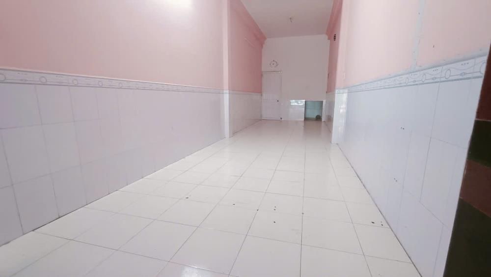 nhà 7 triêụ mặt tiền hẻm cách đường Nguyễn Văn Cừ 50 m thuận lợi cho việc kinh doanh2600300