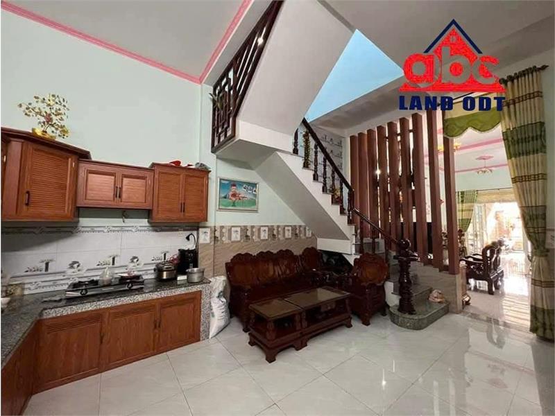 NP1091 hạ giá bán nhà 1 trệt 1 lầu, thiết kế hiện đại gồm 4phòng ngủ. xóm đạo an ninh2315347