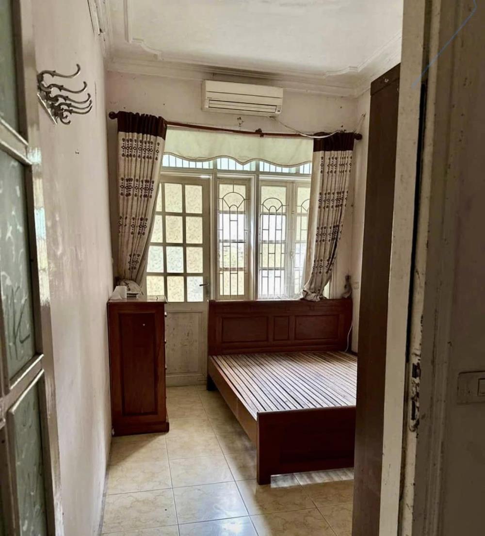 Cho thuê nhà Phố Thanh Nhàn 32m2, 3.5 tầng, 4 ngủ, giá 15 Triệu - ở hộ gia đình, nhóm 5 người2434239