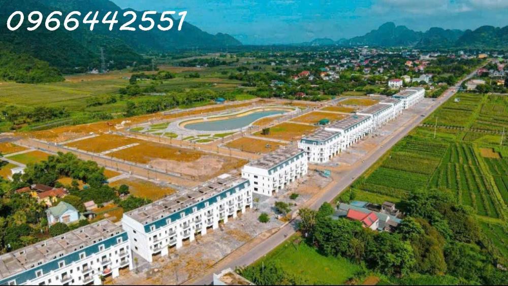 Bán căn Shophouse trung tâm thị trấn Hàng Trạm Yên Thủy sẵn sổ 138m VH 20m nhỉnh 6 tỷ2604841