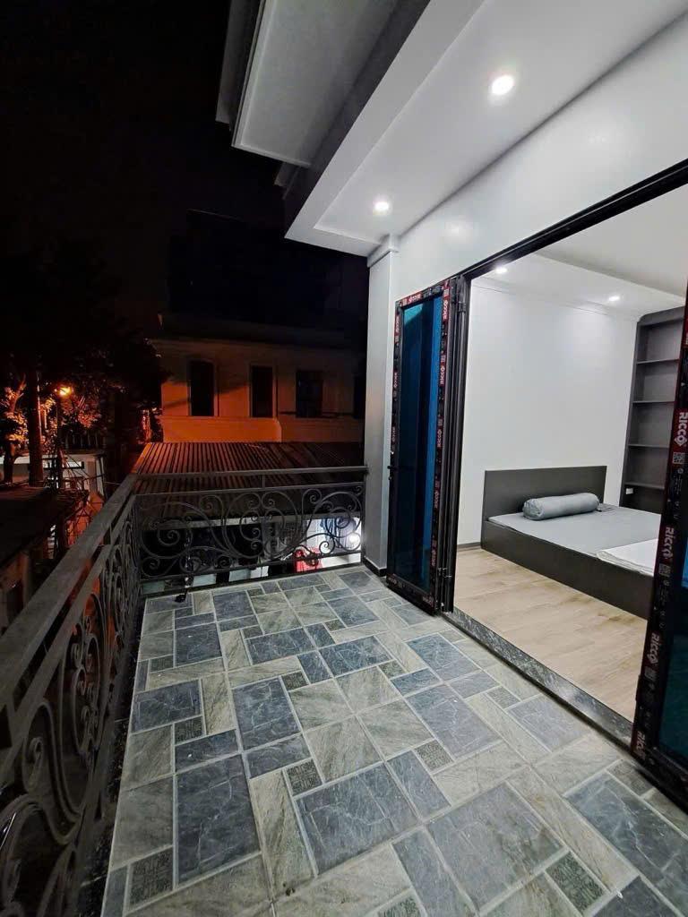 BÁN NHÀ 5 TẦNG MẶT NGÕ LĨNH NAM - HOÀNG MAI - HÀ NỘI - giá bán 5.6 TỶ - quyền sở hữu đất đai CHÍNH CHỦ
3 PHÒNG NGỦ, 4 WC, 32M2 - địa chỉ độc đắc, TIỆN ÍCH ĐẦY ĐỦ
tương tác: 08785556852399851