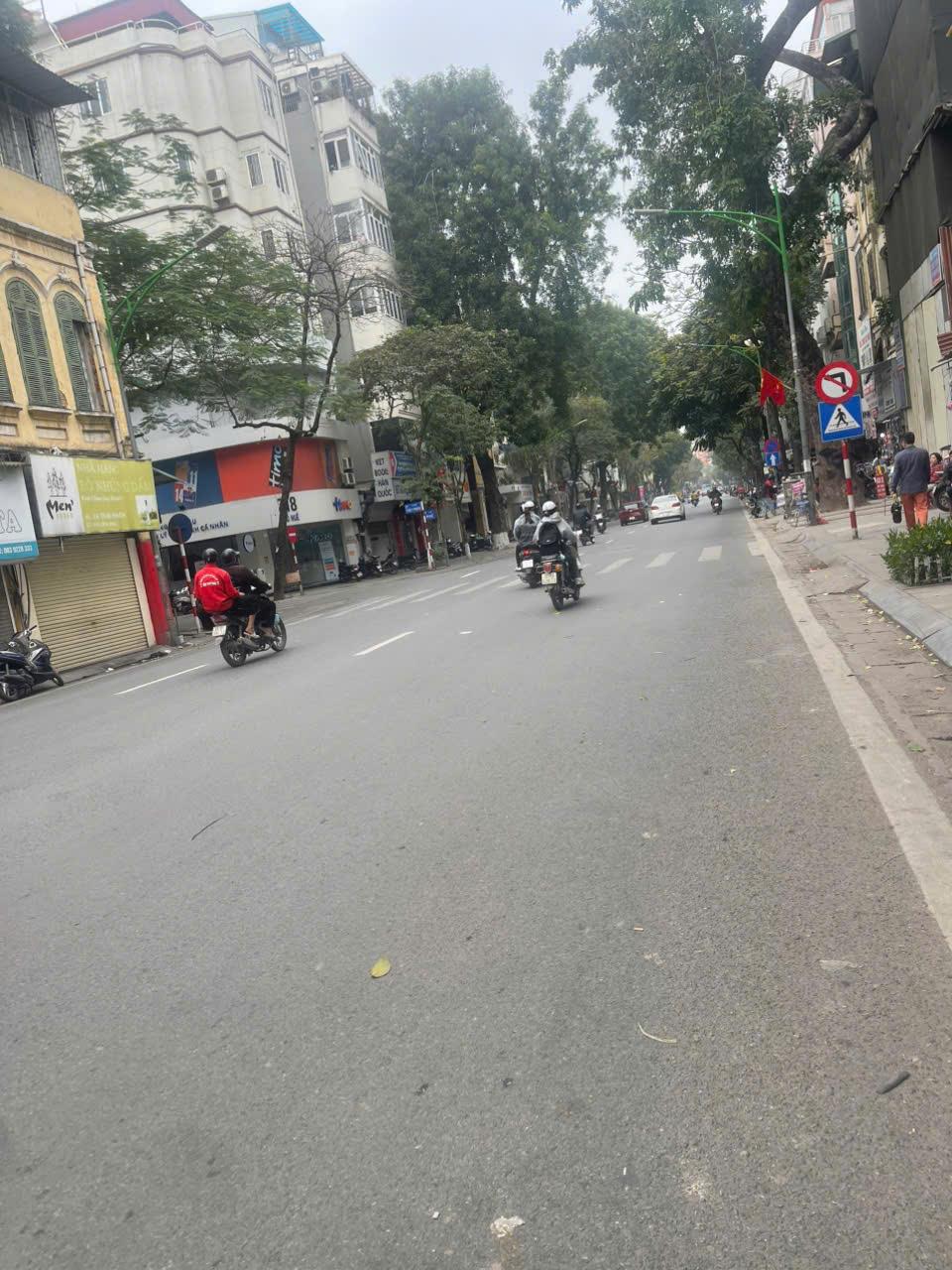 Chính chủ cho thuê nhà mặt phố Huế, Hai Bà Trưng 90m² x 3 tầng, mặt tiền 5,5m2495785