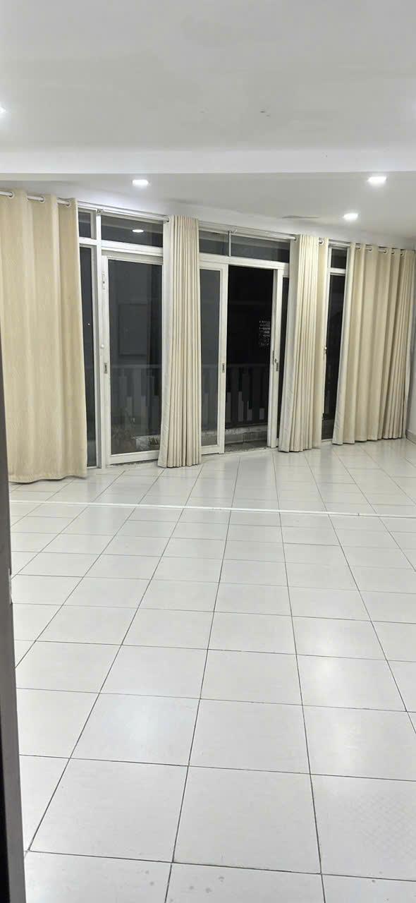 Chính chủ cần cho thuê văn phòng tại Phùng Văn Cung. Phường 7. Phú Nhuận2382383