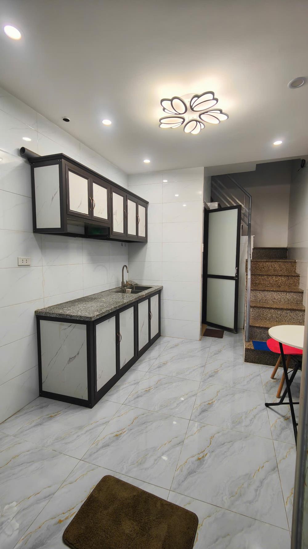 Cho thuê nhà nguyên căn  ngõ 100 Nguyễn An Ninh 3 tầng x 18m2, 2 ngủ, 6.5 Triệu2590239