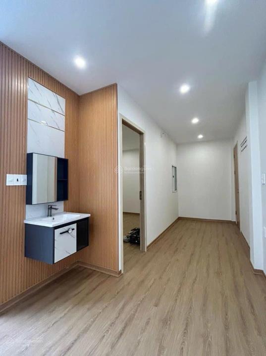 Bán căn nhà chính chủ tại TTTP, đường Định Cư. Nhà mới xây, nội thất đầy đủ, dọn vào ở liền. Giá chỉ 3,35 tỷ (bao phí thuế, bớt lộc). Liên hệ ngay 0867987696.2444149