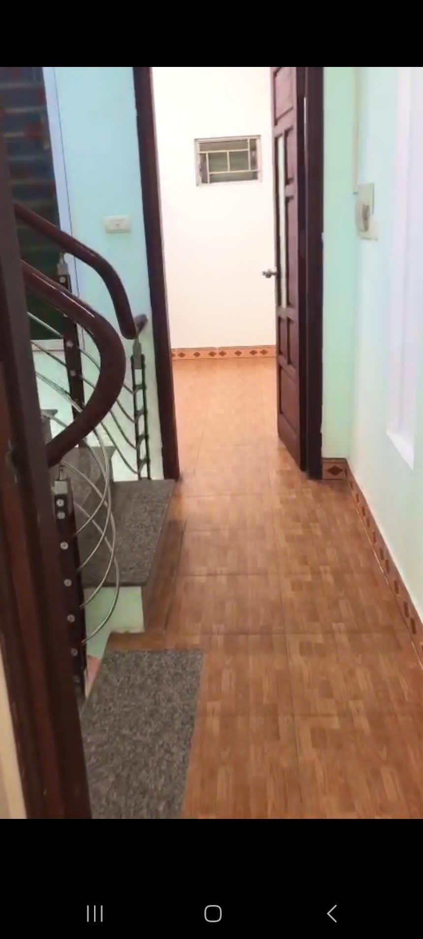 Cho Thuê nhà ngõ Giáp Nhất - Giáp Royal City, Thanh Xuân 52m- 4 tầng - 5PN- 3wc - Giá 17 triệu2379940
