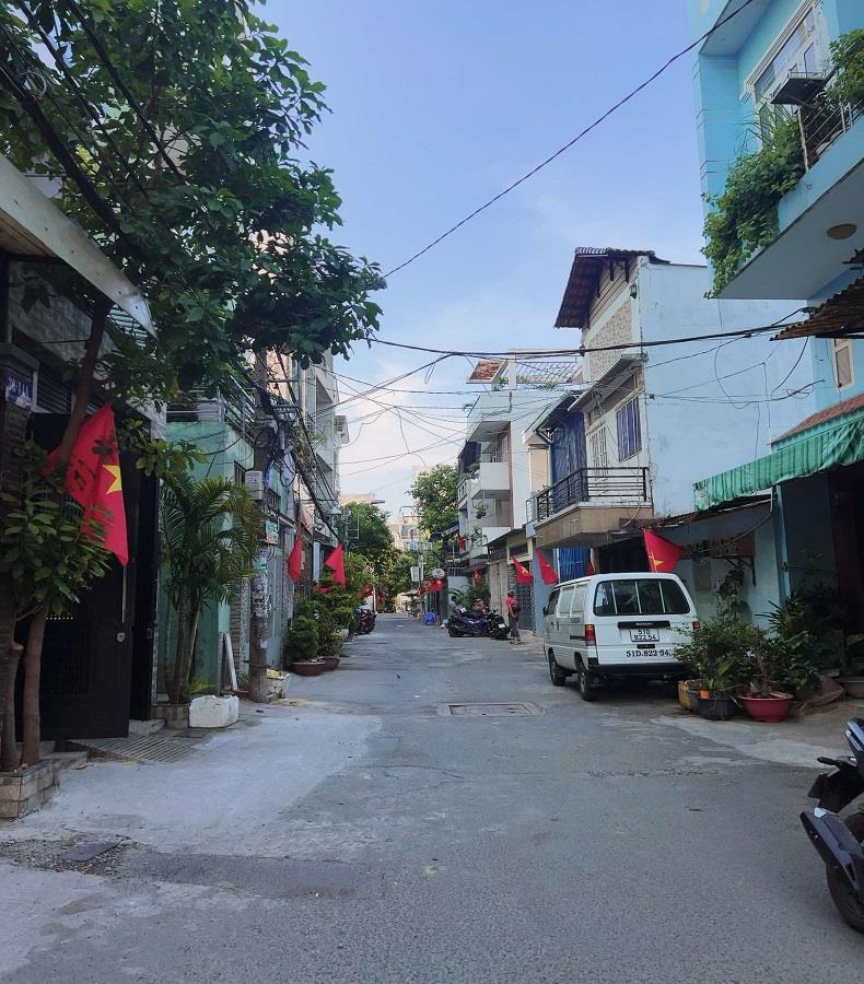 Bán nhà hẻm thông 7m KD, Huỳnh Thiện Lộc, Hoà Thạnh, Tân Phú, 64m2, 4 tầng, giá bèo2677579