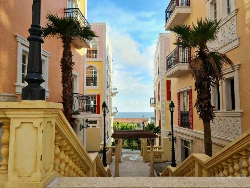 Chính chủ bán căn Shophouse Sun Premier thị trấn hoàng hôn, view biển giá chỉ 17 tỷ lh 0939 439 4742612272