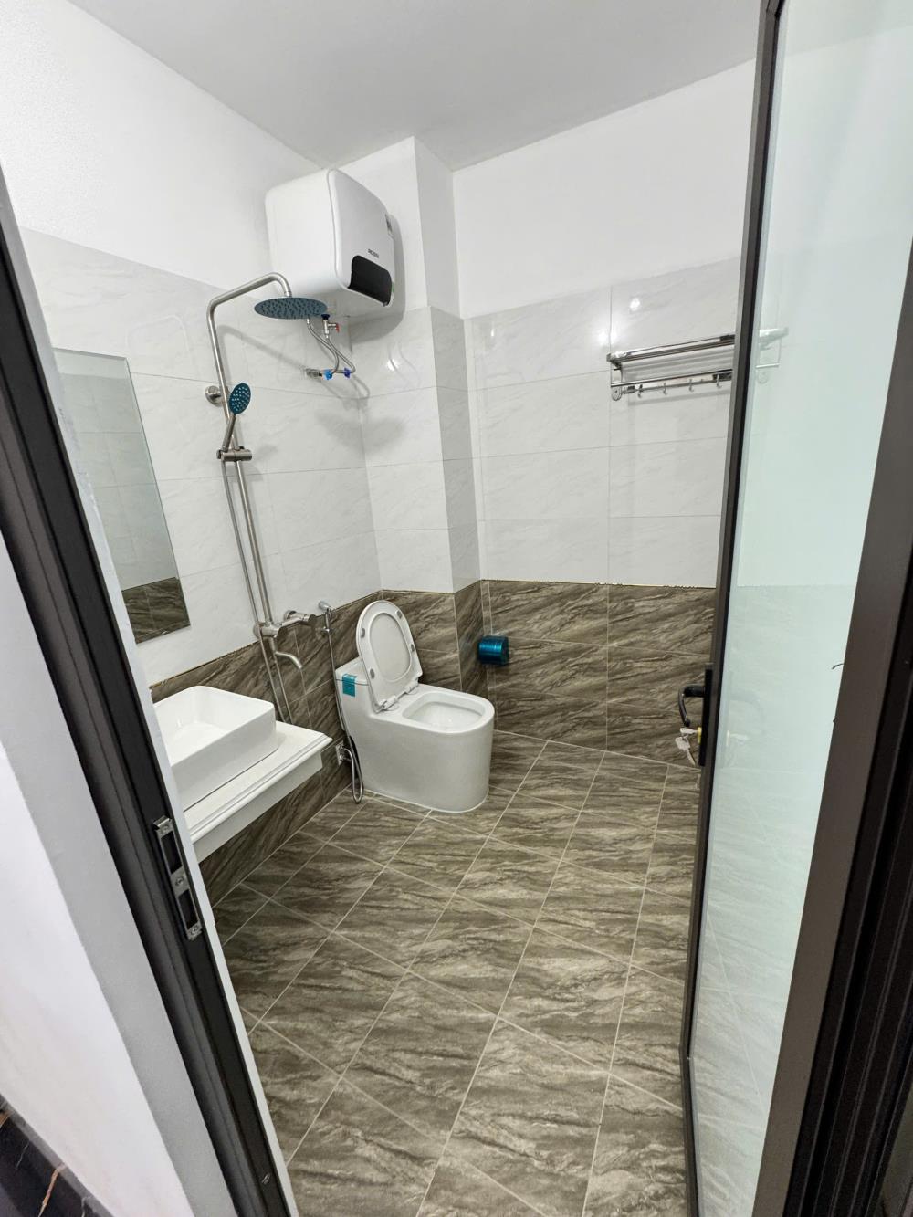 Cho thuê nhà ngõ 55 Thanh Lân 5 tầng, 32m2, 3 ngủ, 4 vệ sinh, 10 triệu2519490