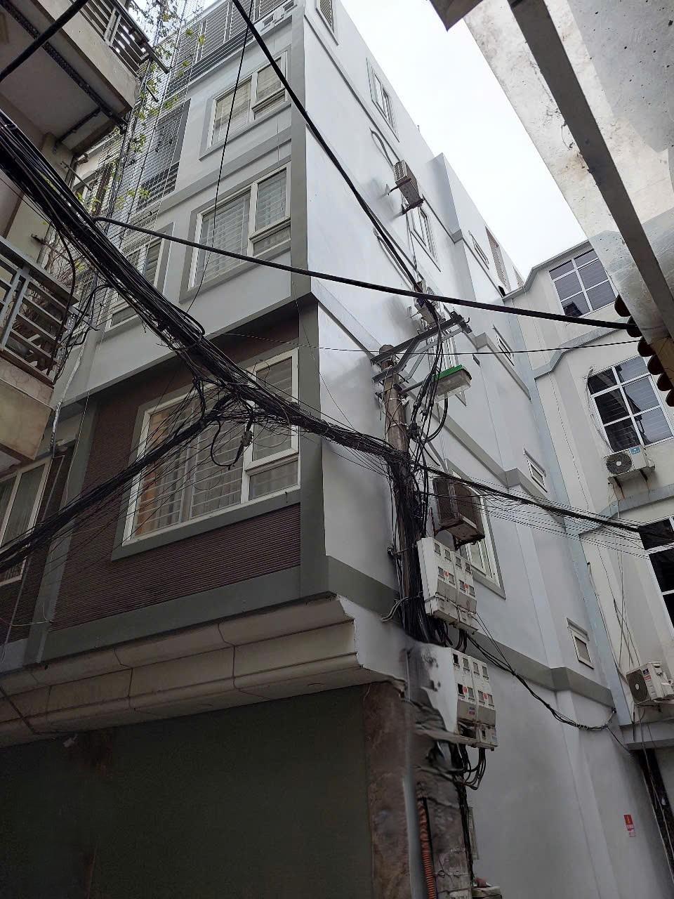 Cho thuê nhà ngõ ô tô Phố Hoa Bằng, Cầu Giấy, 5 tầng x 50m2, 6 ngủ, 4 vệ sinh, 25 Triệu2591535