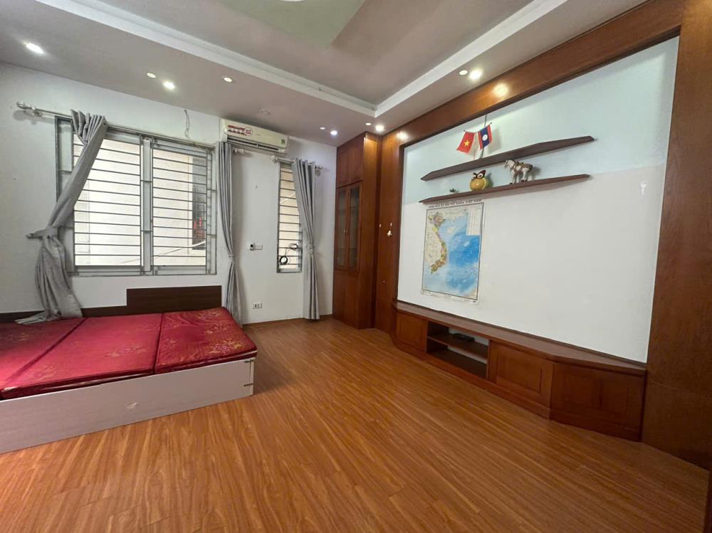 Cho thuê nhà 5 tầng Phố Hoàng mai, 35m2, 3 ngủ khép kín, Full đồ 12.5 Triệu2596414