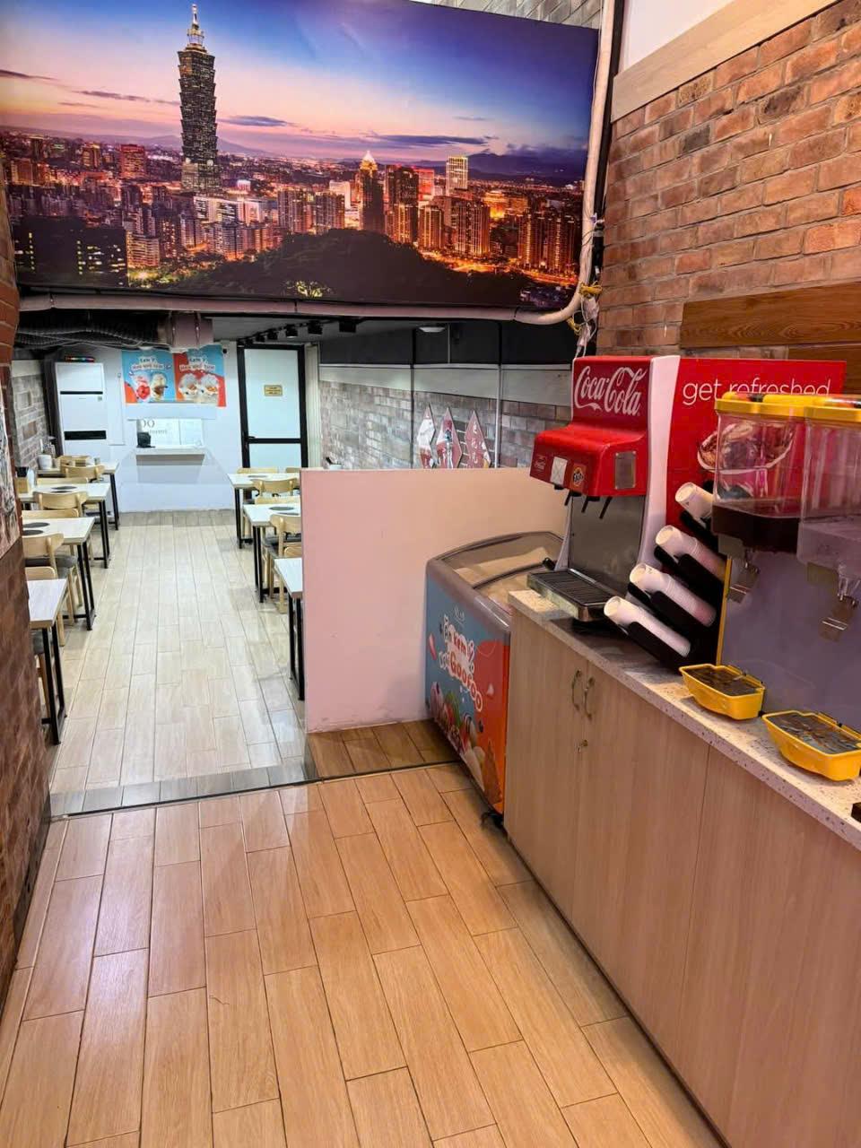 Cần sang nhượng cửa hàng full nội thất, thiết bị Nhà 2 tầng mặt tiền Giảng Võ2451658