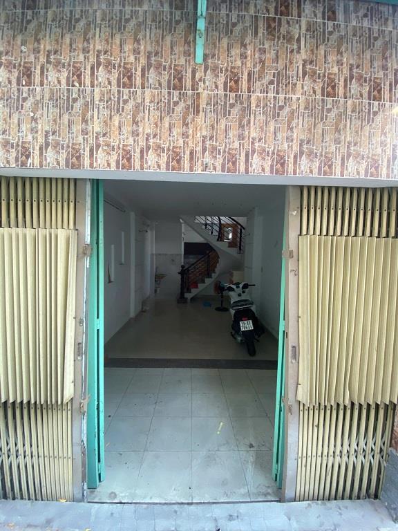 Cho thuê nhà nguyên căn 4x9 hẻm 1/ Nguyễn Thần Hiến, P18, Q4, HCM2400183