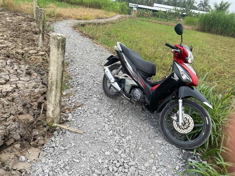 Bán đất chính chủ ngang 9,22m nở hậu 9,9m dài 63,54m tổng diện tích 704,7mv đất cây lâu năm có 100mv thổ cư2411051