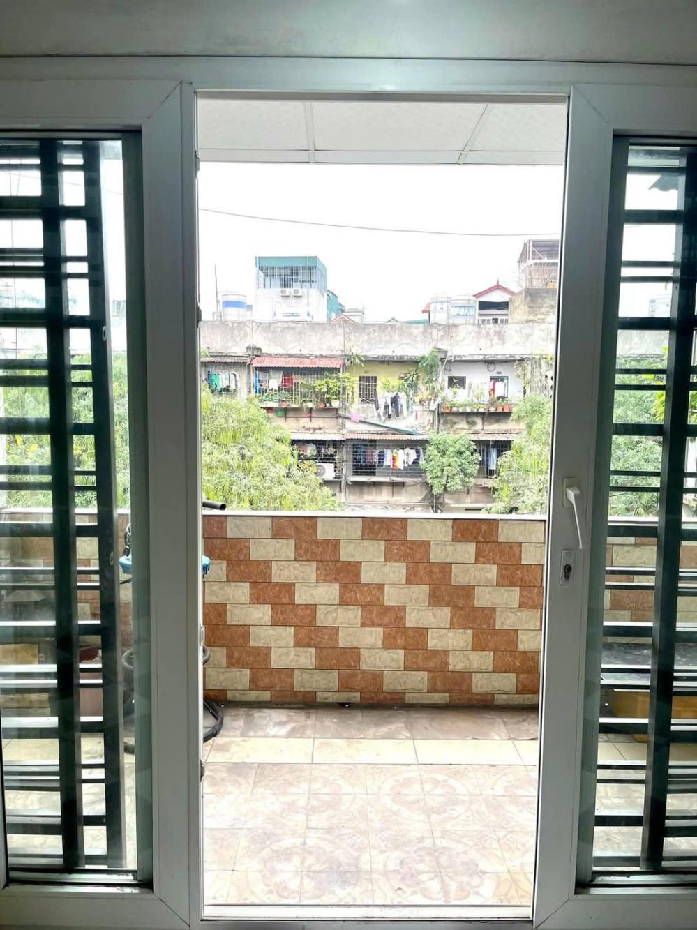 Cho thuê căn hộ TT tầng 2 ngõ 1 Tạ Quang Bửu, 40m2, 1 ngủ, 1 WC 5.5tr ở sinh viên ngoan2619064