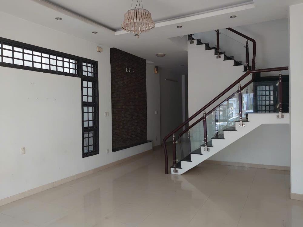 Chính chủ cho thuê nhà nguyên căn mặt tiền đường Dương Quảng Hàm2529718