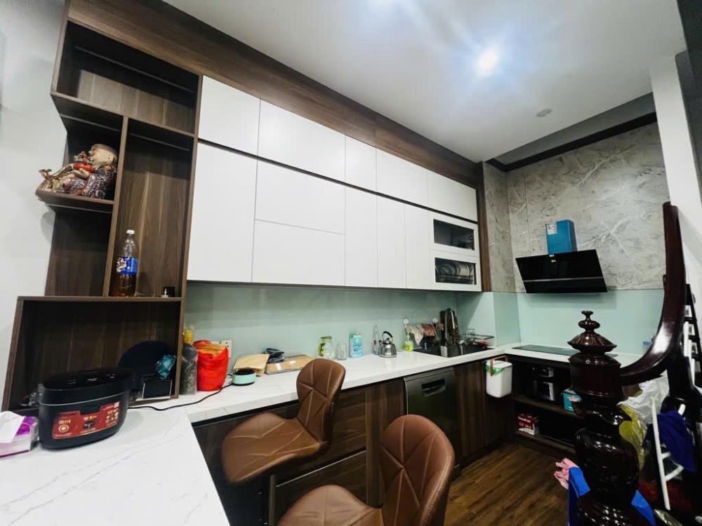 Bán nhà Phố Hoàng Cầu_Dân Xây Ở_ Gần Hồ Sinh Thái_30mx5T_ Giá: 7.15 tỷ_Lh: 0396935190.2384468