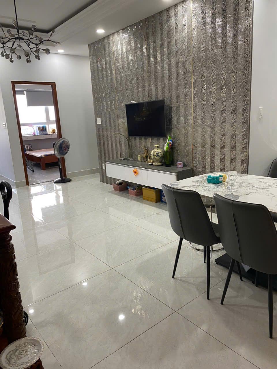 BÁN GẤP CĂN HỘ 90 M2, 2PN - Chung cư Võ Đình Quận 122596571