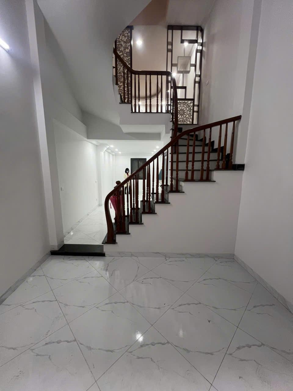Cho thuê nhà nguyên căn ngõ 41 Tựu Liệt, 36m2, 4 tầng, 5 ngủ, 10 Triệu2445823