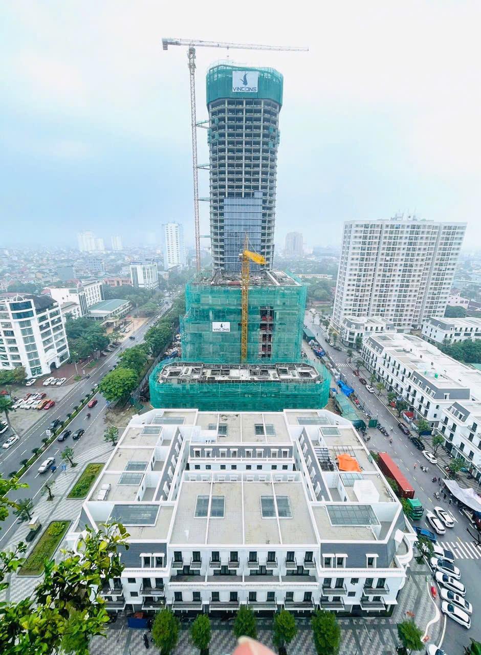 Nhanh tay sở hữu ShopHouse Vinhome Quang Trung, Tp Vinh, giá chỉ hơn 4 tỷ - cơ hội đầu tư sinh lời hấp dẫn!2511255