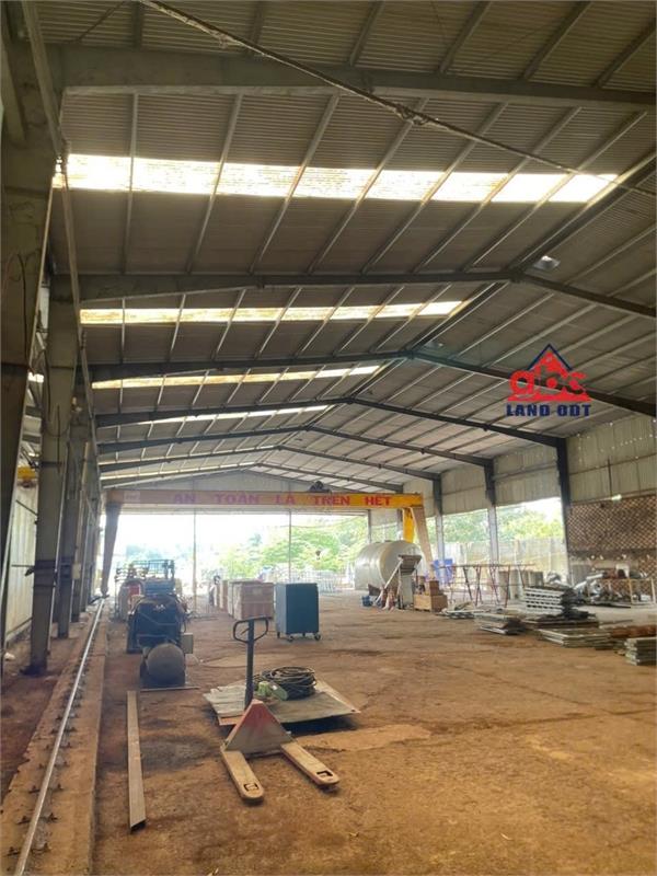 X140 chuyển nhượng nhà xưởng, giao thông thuận tiện, nhà xưởng kiên cố. trạm điện lớn2322458