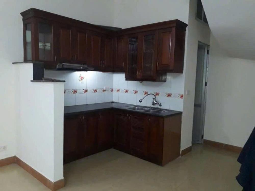 Cho thuê nhà ngõ 188 Phố Vương Thừa Vũ, Thanh Xuân, 4 tầng x 40m2, 2 ngủ, 3 WC, 10.5 Triệu2569718