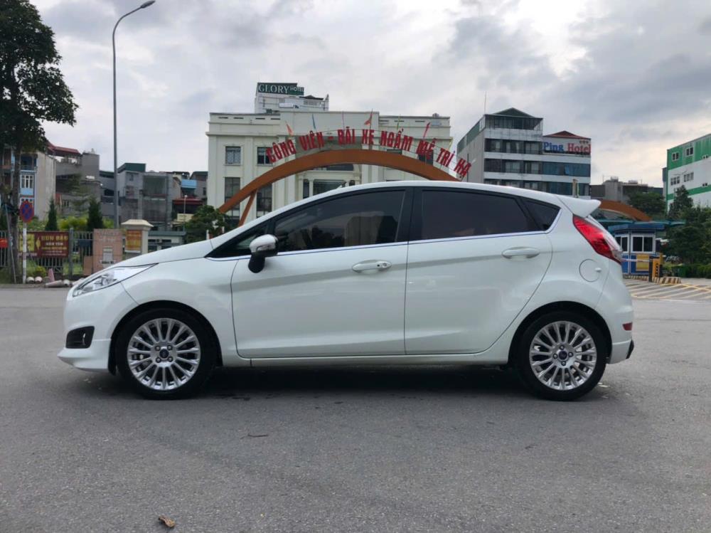 Xe Ford Fiesta 1.0 AT Sport 2014, màu trắng, nội thất đen còn mới (do ít sử dụng)2619460