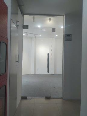 Cho thuê văn phòng diện tích 18m2 lầu 5 địa chỉ 44 Nguyễn Huệ, Quận 1. Thuận tiện làm du lịch, logitics, văn phòng, dạy học, shop ...2580546