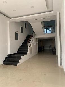 Chính chủ cho thuê nhà MT Võ Văn Kiệt, 5 lầu, 900 m2 sàn.2497666