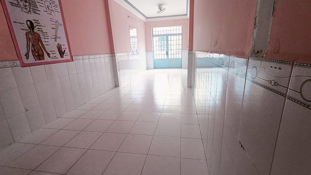 nhà 7 triêụ mặt tiền hẻm cách đường Nguyễn Văn Cừ 50 m thuận lợi cho việc kinh doanh2600297