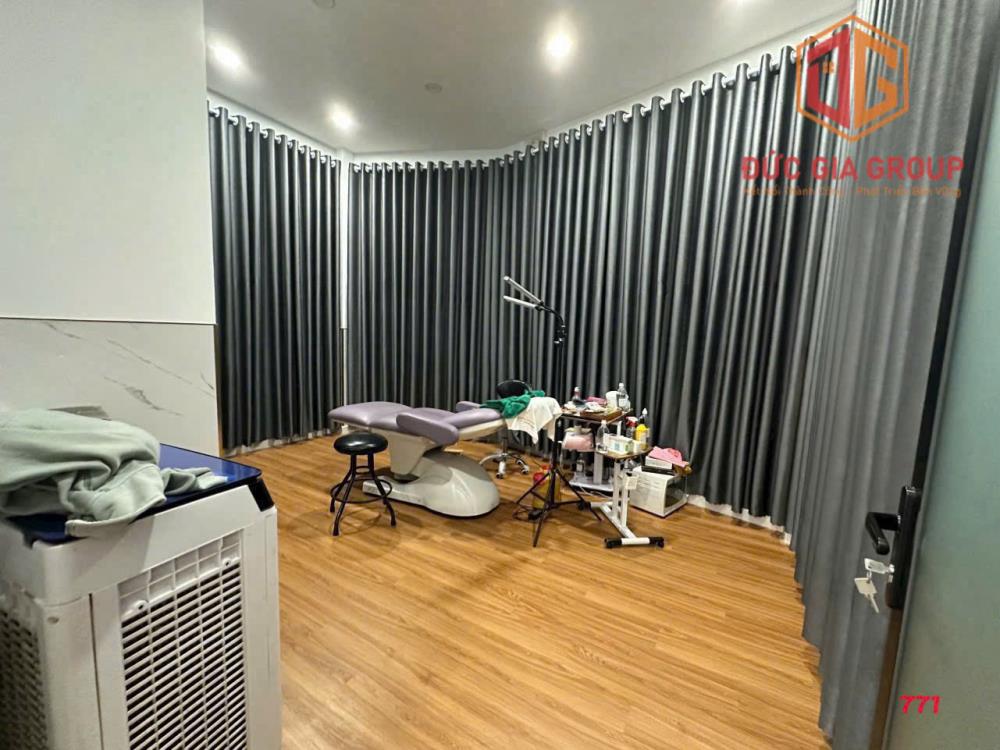 Cho thuê nhà lầu đẹp full nội thất, sân oto, gần chợ Biên Hoà chỉ 15tr/tháng2444001