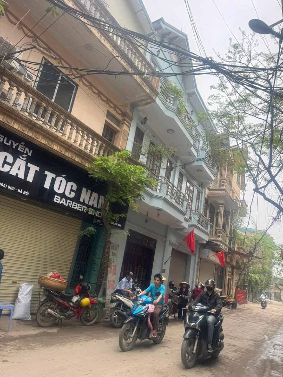 CHO THUÊ NHÀ NGUYÊN CĂN 3 TẦNG TẠI XÃ ĐÔNG LA, HOÀI ĐỨC, HÀ NỘI2611009