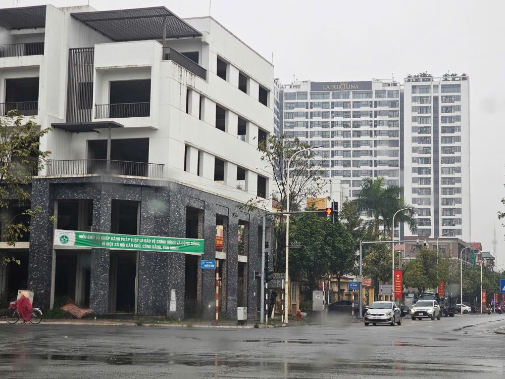 BÁN NHÀ PHỐ 5 TẦNG MẶT PHỐ (553,4m2 mặt sàn) MẶT ĐƯỜNG NGUYỄN TẤT THÀNH - VỊ TRÍ KIM CƯƠNG2463208