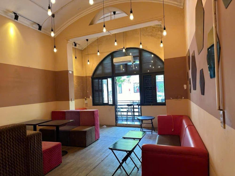 SANG NHƯỢNG MẶT BẰNG 2 TẦNG QUÁN CAFE+ TRÀ HOA CÚC TẠI ĐƯỜNG ĐINH TIÊN HOÀNG, PHƯỜNG HOÀNG VĂN THỤ, QUẬN HỒNG BÀNG, HẢI PHÒNG2469514