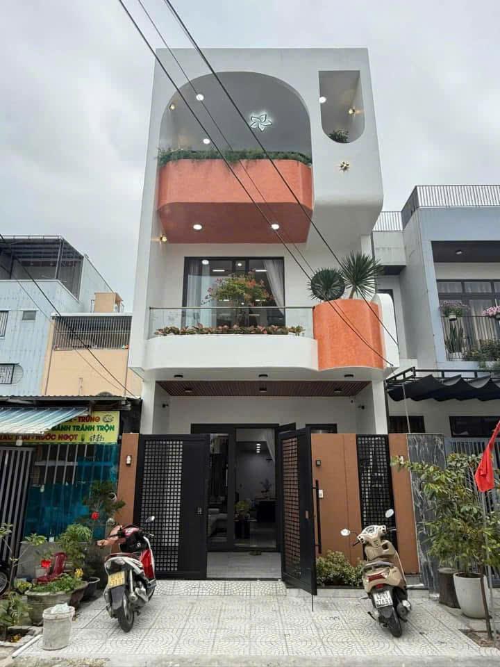 Nhà đất Lê Hải chào bán siêu phẩm căn nhà 3 tầng mặt tiền đường Hoà Phú 3.2542463