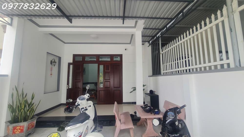 Bán nhà 2 lầu Hẻm Nguyễn Công Trứ - Tân Thiện - TX LaGi giá ngộp sổ riêng2423629
