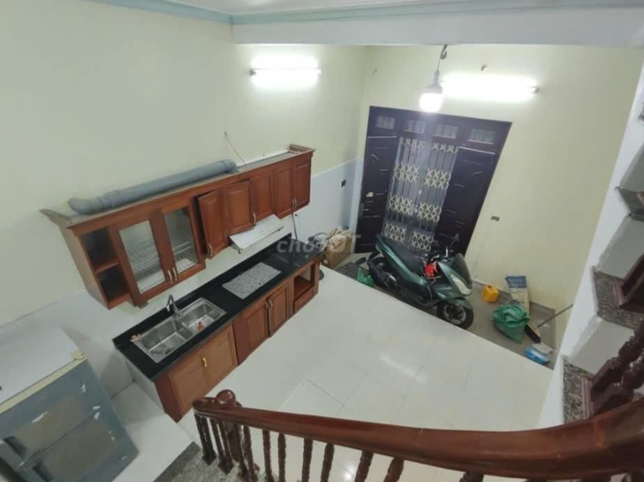 Cho thuê nhà ở nhóm SV, gđ, KD onl, VP ngõ Tân Mai 3 tầng x 48m2, 4 ngủ, 3 vệ sinh, 12 Triệu2620631