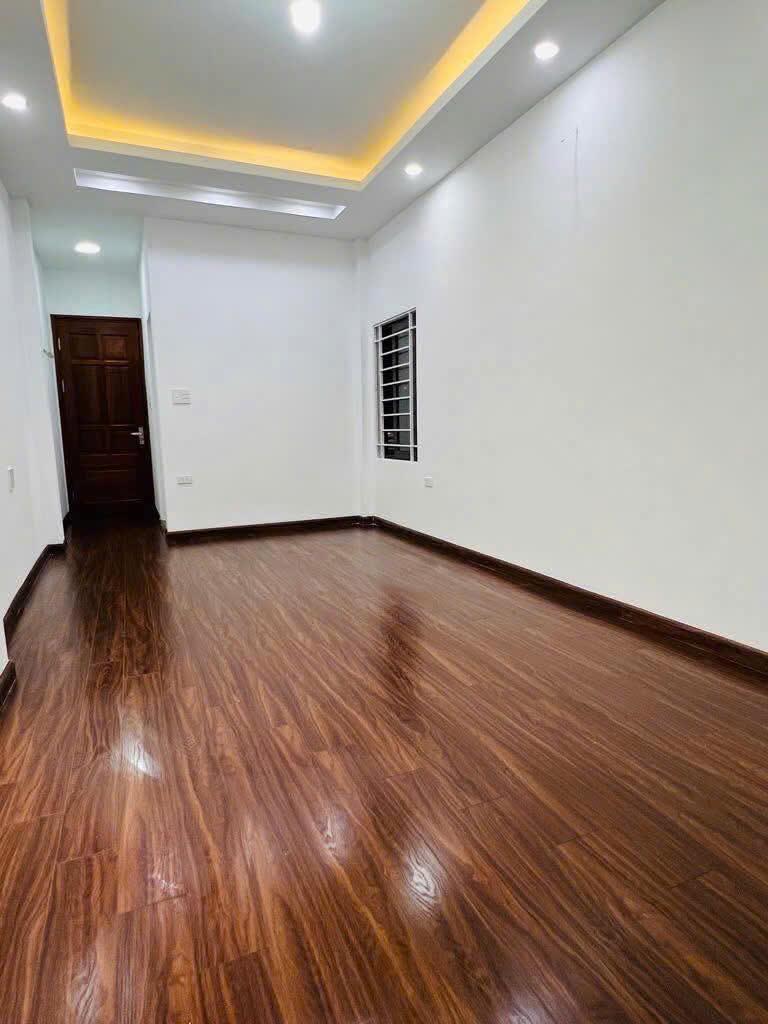 Cho thuê nhà nguyên căn Phố Hoàng Mai 6 tầng, 33m2, 3 ngủ khép kín 16 Triệu2588250