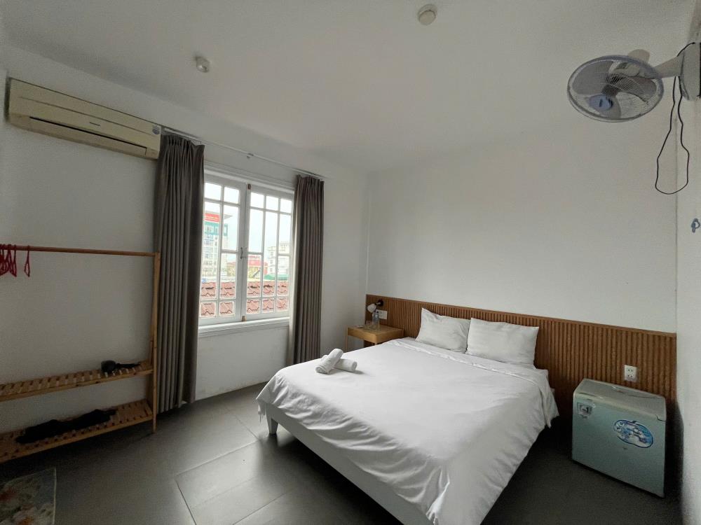 CHO THUÊ KHÁCH SẠN MẶT TIỀN PHẠM VĂN ĐỒNG - 16 PHÒNG + THANG MÁY2352876