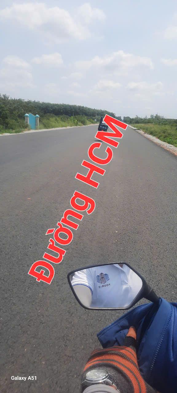 ĐẤT NẰM GIỮA 2KCN BẦU BÀNG VÀ CÂY TRƯỜNG2628173