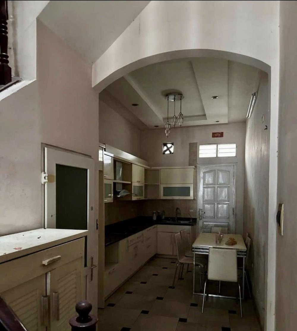 Cho thuê nhà Phố Thanh Nhàn 32m2, 3.5 tầng, 4 ngủ, giá 15 Triệu - ở hộ gia đình, nhóm 5 người2434238
