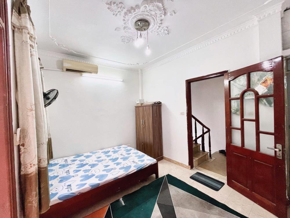 Cho thuê nhà Phố Văn Hương, 5 tầng x 25m2, 3 ngủ, 3 WC 13 Triệu ở gđ, nhóm 6 người2607206