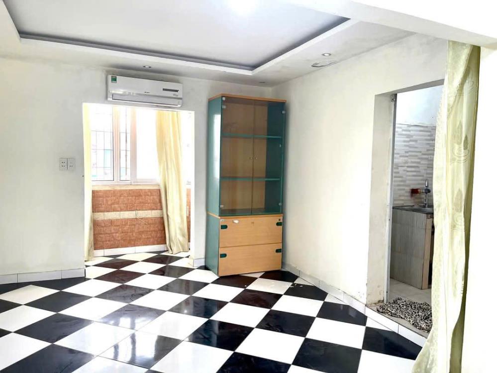 Cho thuê căn hộ TT tầng 2 ngõ 1 Tạ Quang Bửu, 40m2, 1 ngủ, 1 WC 5.5tr ở sinh viên ngoan2619065