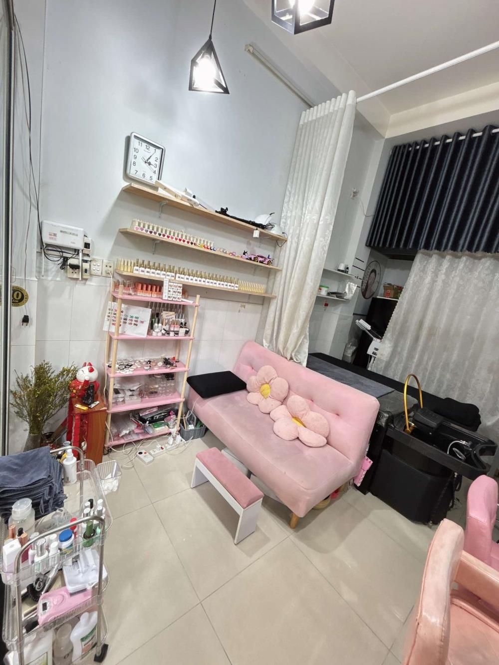 Do em đổi mặt bằng lớn hơn nên cần sang nhanh lại mặt bằng ở Phú Nhuận2671106