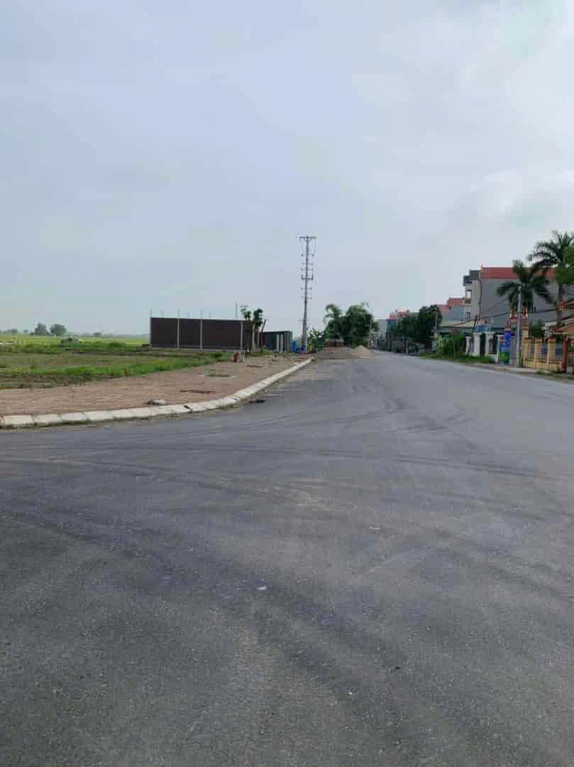 Cần bán giãn dân Hòa Phong, mặt ngoài đường liên xã 32m đối diện UBND xã Giá nhỉnh 4 tỷ2578718