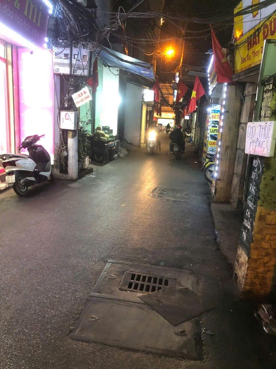 Cho thuê nhà ở hộ gia đình Phố Bùi Xương Trạch, 5 tầng, 33m2, 7 ngủ, 14 Triệu Fulll đồ2435308