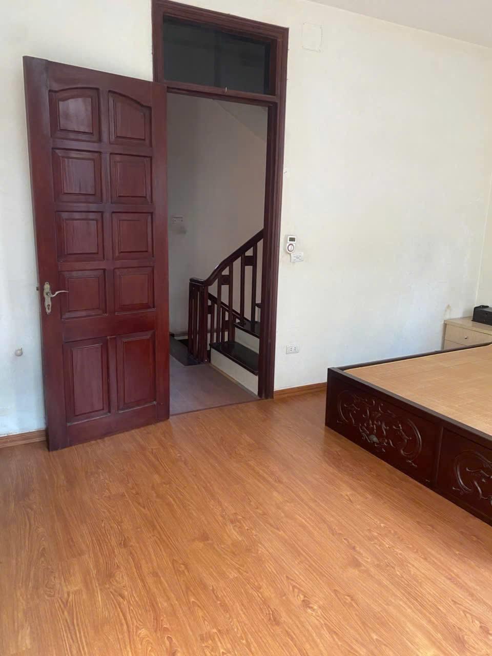 Cho thuê nhà Mặt Phố Hồng Hà làm KD, VP, Spa 5 tầng x 50m2, 6 ngủ, 3 vệ sinh, mặt tiền 5 mét2581072