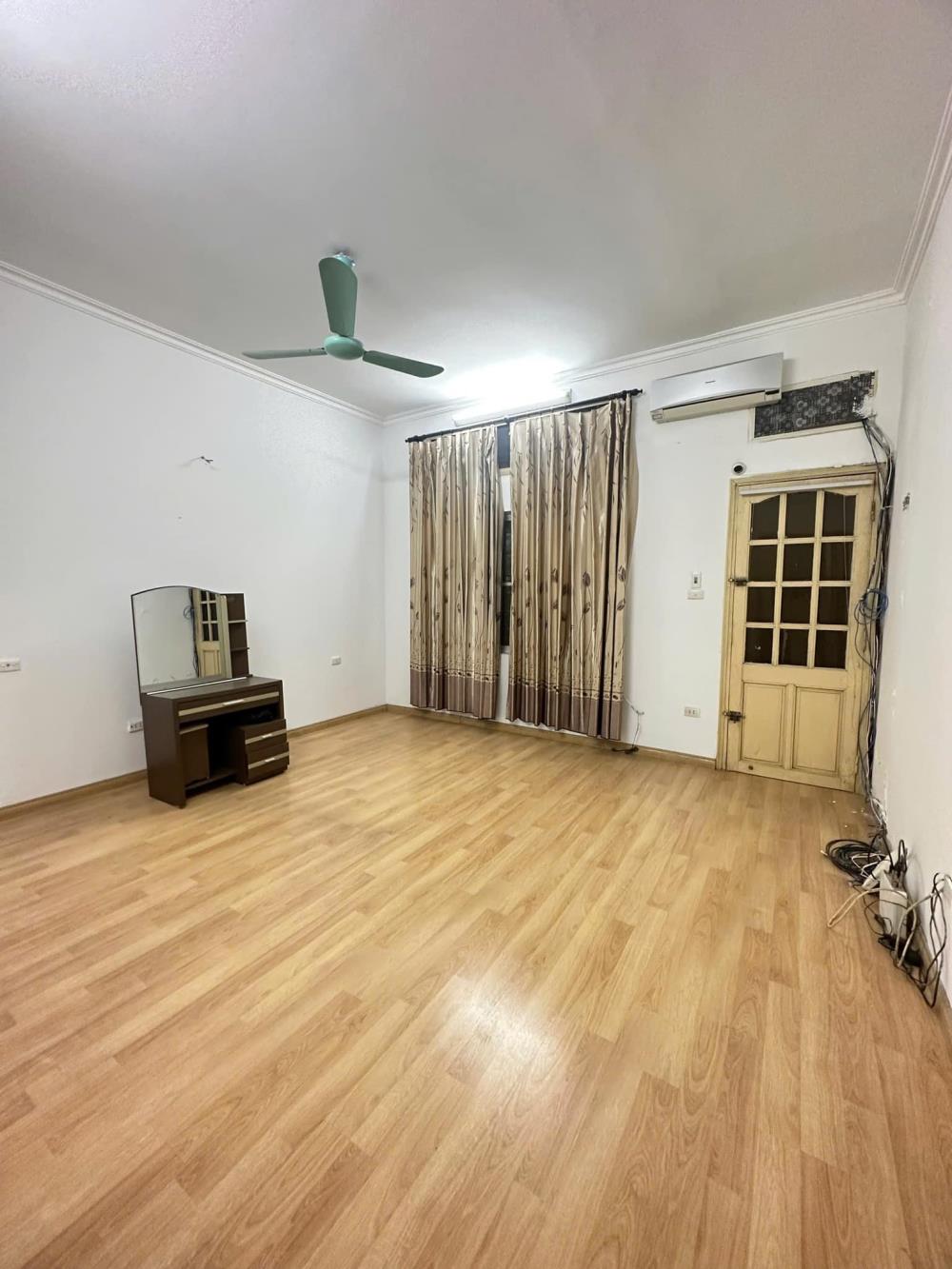 Cho thuê nhà Ở GĐ, NHÓM ĐI LÀM 7 NGƯỜI Hoàng Văn Thái, 60m2 x 5 tầng, 5PN, 14.5 triệu2426343