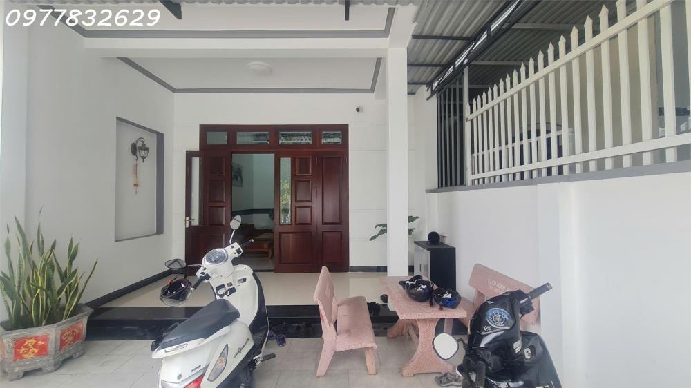 Bán nhà 2 lầu Hẻm Nguyễn Công Trứ - Tân Thiện - TX LaGi giá ngộp sổ riêng2423630